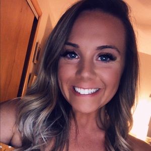 Meet your Posher, Kayla